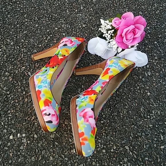 🎊💕HOST PICK Pumps💕🎊 - Picture 3 of 4